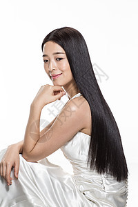 东方人黑发优雅有着柔顺的长发的美女图片
