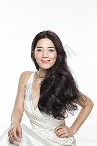 亚洲幸福背景分离有着漂亮头发的美女图片