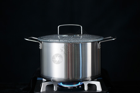 蒸汽厨具无人燃气灶和炖锅图片