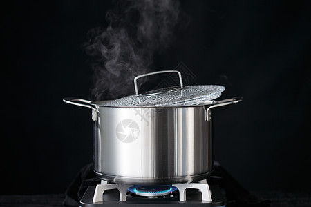 天然气烹调用具水平构图燃气灶和炖锅图片