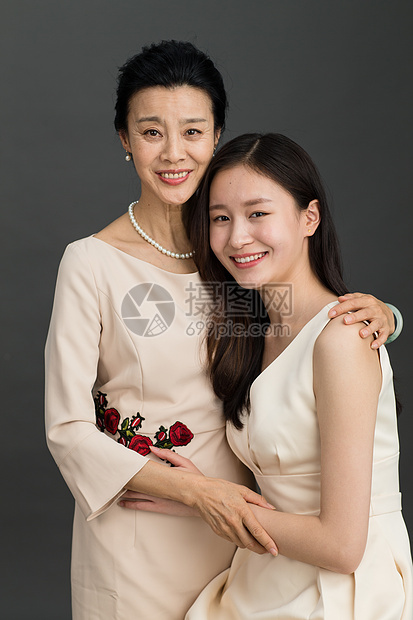 中老年女人高雅摄影幸福母女图片