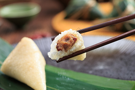 端午特产白米粽子图片