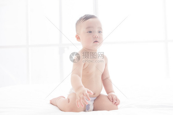 东亚新生活幸福可爱男婴儿图片