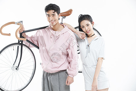 青年情侣骑自行车图片