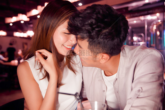 餐馆北京成年人青年情侣的夜生活图片