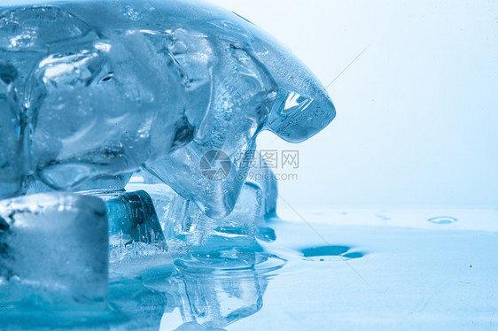 清凉冰块的创意摄影图片