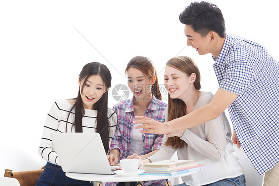 彩色图片梦想高等教育年轻的大学生在使用电脑图片