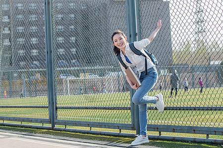 青年女人女人骄傲青年女大学生图片