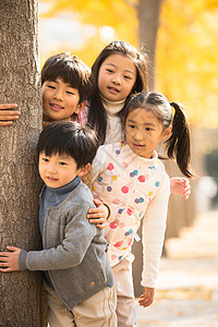 户外活动友谊儿童欢乐的男孩女孩在户外玩耍图片