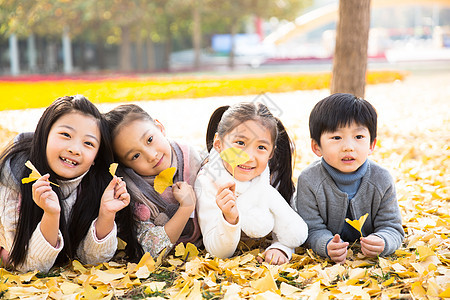 度假白昼友谊可爱的男孩女孩在户外玩耍图片