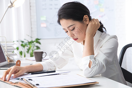 青年女人女商人成就青年商务女人在办公图片