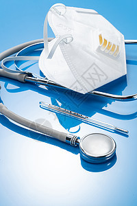 卫生保健和医疗感冒预防新型冠状防护口罩和听诊器图片