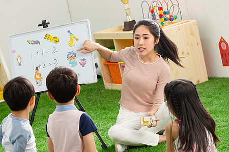 欢乐同学青年女人幼儿园老师和小朋友们图片