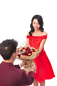 青年女人信心纪念日青年男人给女朋友送玫瑰花图片