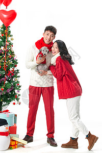 雪人抱着圣诞树青年情侣过圣诞背景