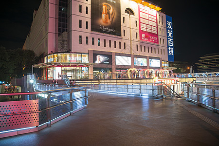 新的东亚高层建筑北京商业街夜景图片