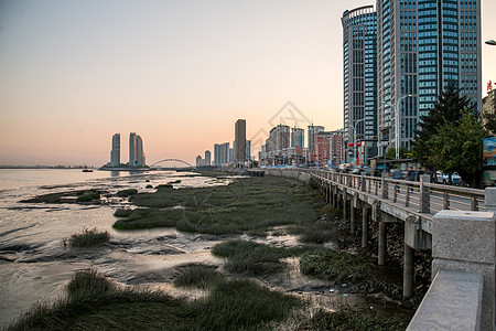 地形地貌白昼天空都市风景辽宁省丹东城市风光背景