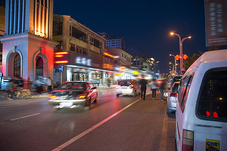 都市风景夜晚汽车辽宁省丹东城市夜景图片