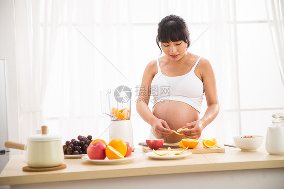 20到24岁内衣新生活孕妇做饭图片