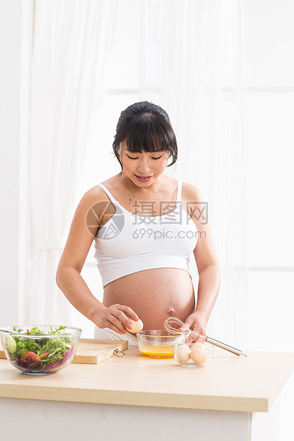 怀孕休闲装人孕妇做饭图片