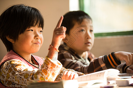 儿童希望乡村小学里的小学生背景