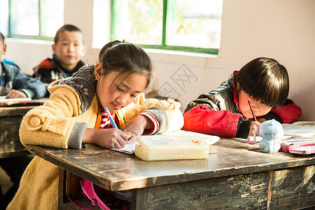 女孩希望乡村小学里的小学生图片