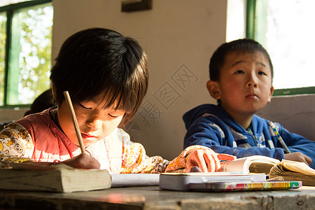 教室彩色图片东方人乡村小学里的小学生图片