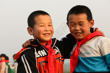 亚洲人幸福艰苦欢乐的乡村小学生图片