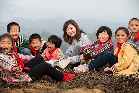 6岁到7岁亚洲摄影乡村教师和小学生在户外学习图片