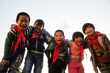 农村人表现积极欢乐的乡村小学生图片