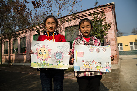 智慧学龄儿童彩色图片乡村小学里的小学生图片