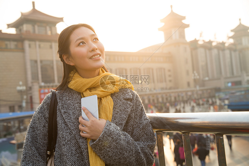 在 中国站前夕共襄盛举 F1 沙特阿美与阿斯顿·马丁联手 (在中国站生活的宇航员蚂蚁庄园)