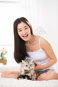 青年女人和猫图片