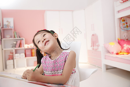 摄影智力水平构图小女孩在卧室图片