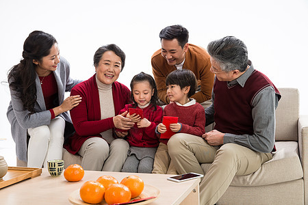 女孩休闲三代同堂幸福家庭过新年图片