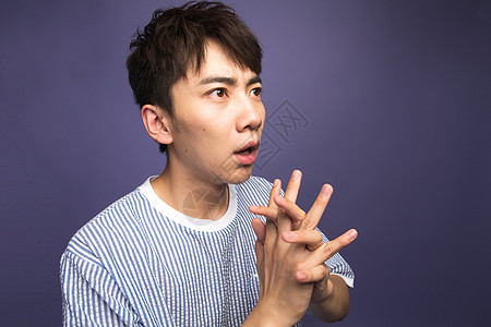 青年文化紧张激动焦急的青年男人图片素材