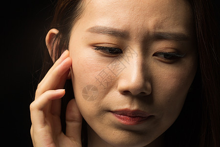 背景分离人的脸部仅一个青年男人青年女人的面部特写高清图片