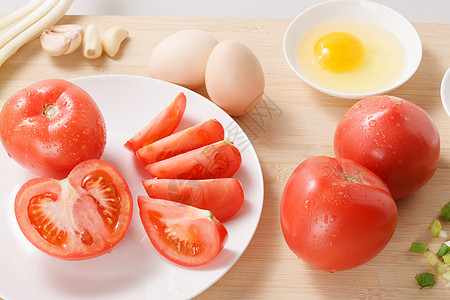 餐具干净状态良好炒西红柿鸡蛋的食材图片