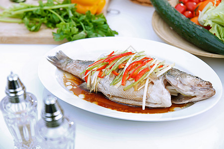 餐饮文化鱼和蔬菜图片