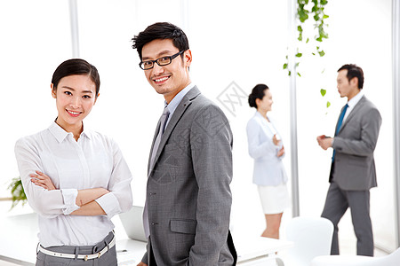 人销售商务关系商务男女在办公室图片