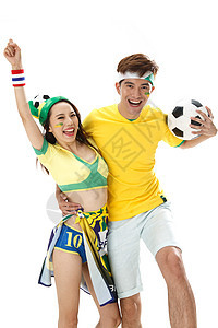 兴奋巴西文化搂着肩膀青年球迷拉拉队背景图片