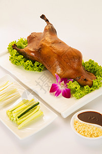 丰盛配菜北京烤鸭图片