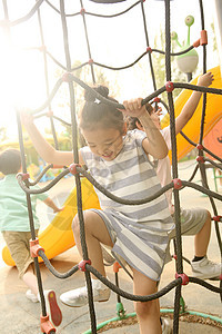 休闲活动健康生活方式仅儿童快乐儿童在户外玩耍图片