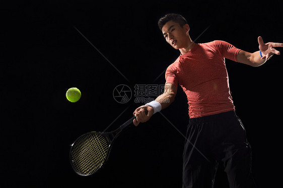 户内运动员打网球图片