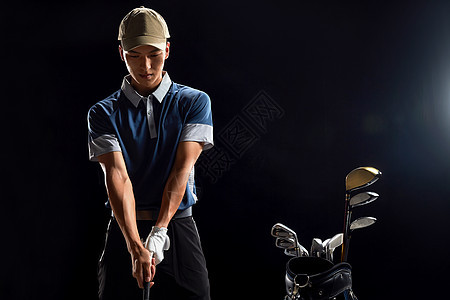 站着放松健康高尔夫球运动员图片