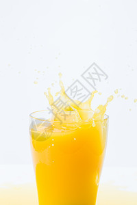 溅膳食纤维健康的橙汁图片