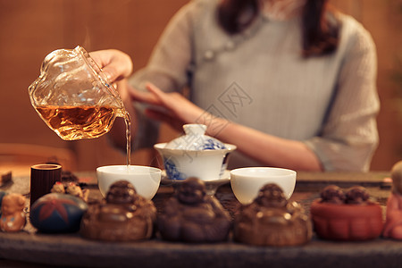 法国女性青年女人展示茶艺背景