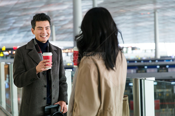 便捷航空业女人商务男女在机场图片