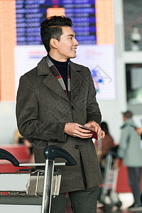 东方人中年男人男人商务男士在机场图片