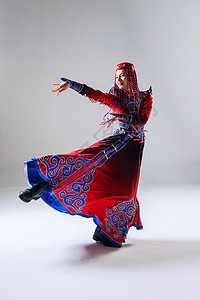 传统服装装扮动态动作穿着蒙古族服饰的女人图片